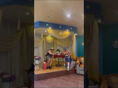 Видео: Городская и деревенская. Сценка для праздника