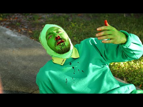 Видео: Я красилась в зеленый цвет каждый день в течение года.