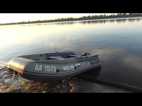 Видео: Рыбалка на Оби,Нижневартовск,  спиннинг , небольшой отзыв о лодке "Риф Тритон 370 с фальшбортами"