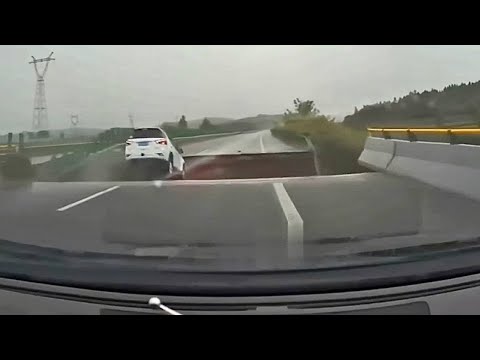 Видео: Аварии и ДТП на дорогах ТОРОПЫГИ за рулем