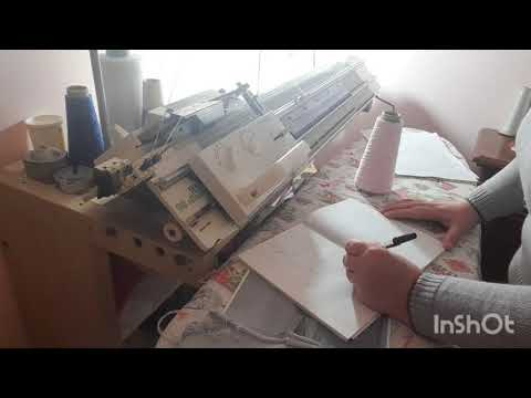 Видео: Второе изделие на вязальной машине " пассап " часть 1