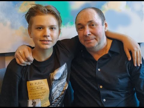 Видео: 🎶 [#LIVE] • #Вечер  #памяти🕯  #Юрия_Шатунова (@YuriyShatunov ) 👦 в #Санкт_Петербурге 🏛  | 09.04.2023