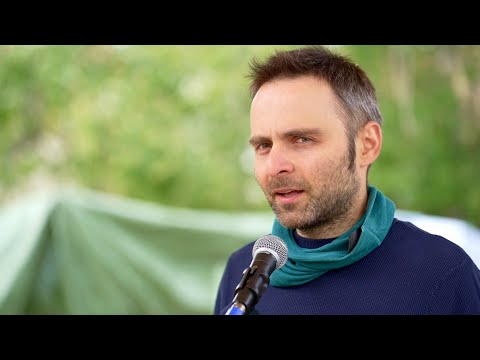 Видео: "Как да останем здрави в града, докато мечтаем за селски живот" с Иван Граховски - Сгледници 2024