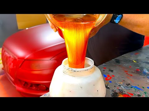 Видео: Переплавка костюма Железного человека в краску для автомобиля, меняющую цвет (это просто уморител...