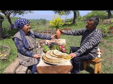Видео: Готовим Афары (Кутабы) из Весенней Зелени