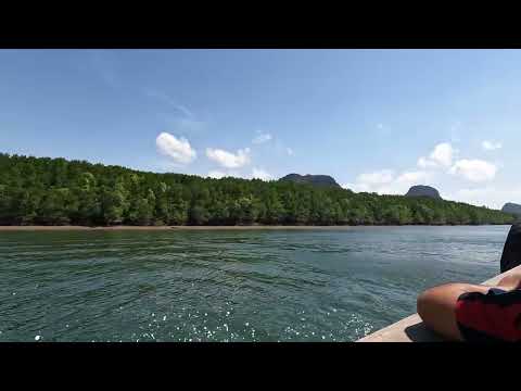 Видео: морская прогулка в тайской расписной лодке