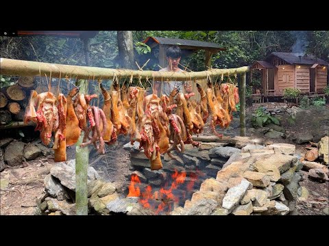 Видео: Подобрал 60-килограммового кабана, Достал Мясо, закоптил, Ел круглый год, Живу изолированно в лесу