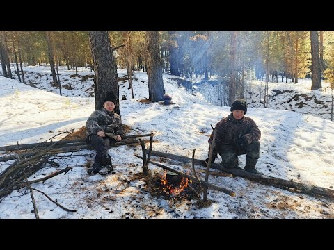 Видео: Выехали на дырчиках в лес! Отдыхаем, варим пельмени!