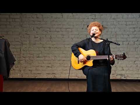 Видео: Людмила Катерисова - "Дерева" музыка и стихи Евгения Бачурина (на бис)