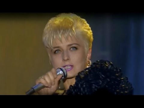 Видео: Татьяна Овсиенко  -  «Давай оставим всё как есть» («Песня - 94» 06.12.1994 год).