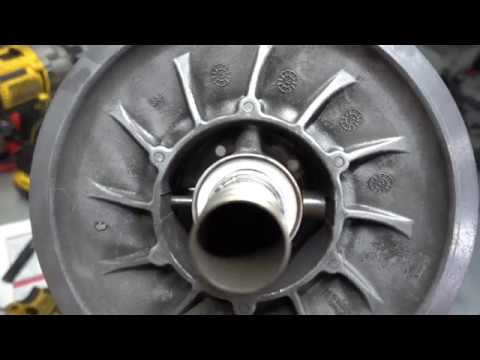 Видео: Вариатор ремонт. Снегоход LYNX 49 RANGER помер ролик и впуск.