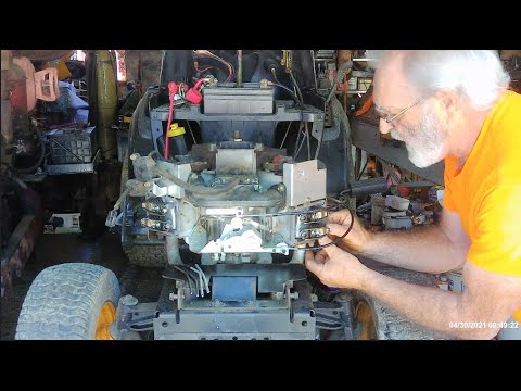 Видео: 26-сильный двигатель Briggs V-Twin Drops Valve Guides — Poor Boys Repair