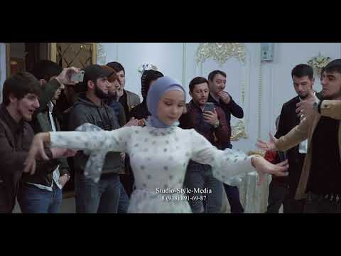 Видео: Домбаев ловзар Старые  Атаги. Weddings dancing. beautiful brides. the most beautiful dances 2021