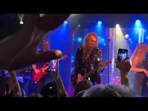 Видео: Александр Иванов и группа «Рондо» - Бледный бармен - часть вселенной (04.01.24, 16 тонн)