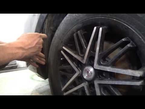 Видео: Mazda 3 I (ВК) Снимаем передний бампер.