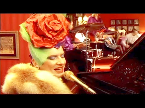 Видео: VERKA SERDUCHKA - Тук, Тук, Тук (Official Video)