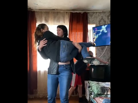 Видео: Оляй пришла мириться к Иришке