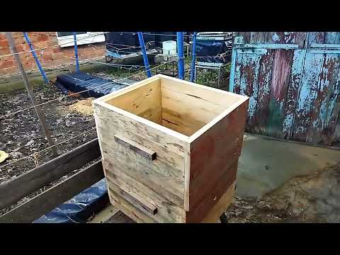 Видео: Новый улей из старых досок