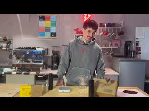 Видео: Краткий обзор кофемолки от MHW-3Bomber Blade R3