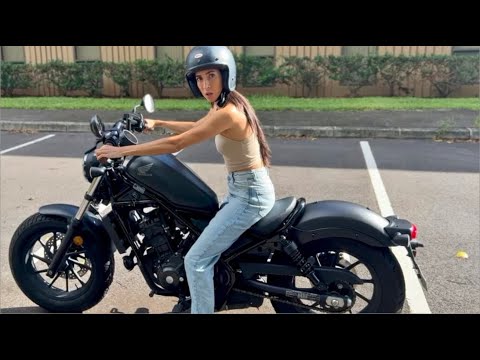 Видео: Учусь ездить на новом мотоцикле! (Ужасно)