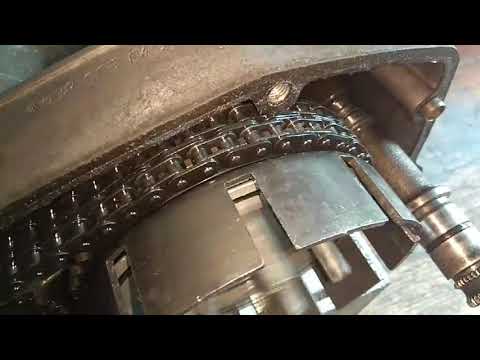 Видео: Мотоцикл JAWA. Новый двигатель Ява 638.305 первый раскол. Обзор комплектующих и краткие советы.