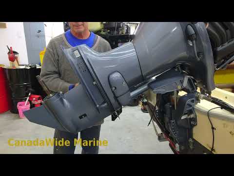Видео: Четырехтактный подвесной мотор Yamaha, 50 л.с. Как снять нижний блок для доступа к крыльчатке вод...