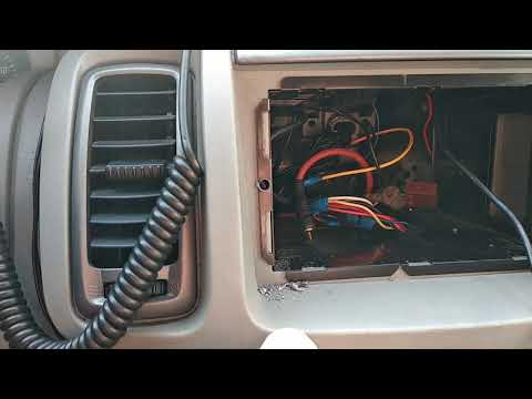 Видео: Opel Vivaro Renault traffic,установка 2 Дин магнитолы с рамкой из китая