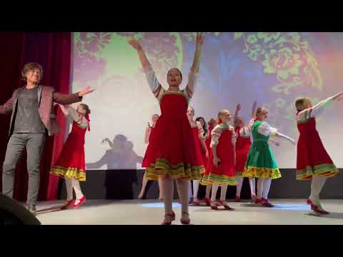 Видео: Прохор Шаляпин и хореографический коллектив Грильяж. - Как по горкам по горам.