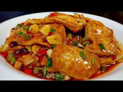 Видео: Жареный тофу - лучший способ сделать это. Он нежный снаружи и нежный внутри. Он полон аромата