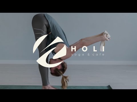 Видео: HOLI STUDIO - йога для здоровой спины со Светланой Селиховой (40 мин.)