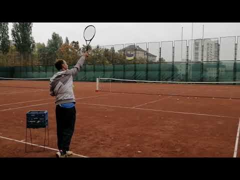 Видео: Точка удара при подаче. Постановка подачи с нуля. Видео 2.