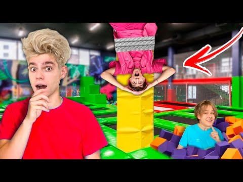 Видео: ЭКСТРЕМАЛЬНЫЕ ПРЯТКИ В БАТУТНОЙ АРЕНЕ - Но пол Это Лава !