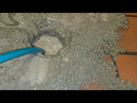 Видео: Индийский ресторан закроют из-за засорившейся канализации!