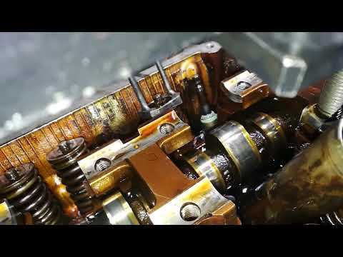 Видео: Замена сальников клапанов двигатель Митсубиши 6A13. Часть 3-я.