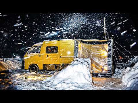 Видео: Зимний автокемпинг в заснеженных горах при температуре -7℃ | Расслабляющий ASMR