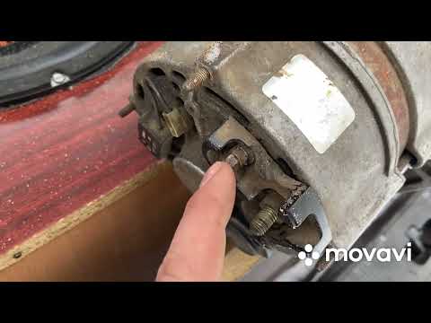 Видео: Ауди 100 С4 не реагирует на ключ,не горит лампа акб и давления масла,заглох и не заводится!!!