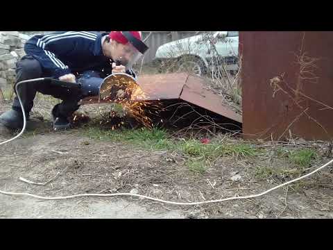 Видео: Как резать большой болгаркой без обратного удара