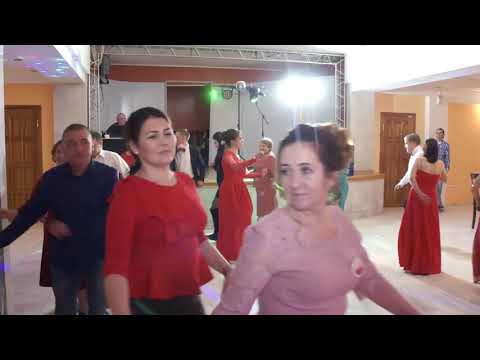 Видео: Марийские танцы под марийскую песню  на марийской свадьбе