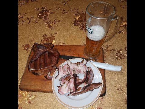 Видео: Копчёные свиные ушки к пиву !
