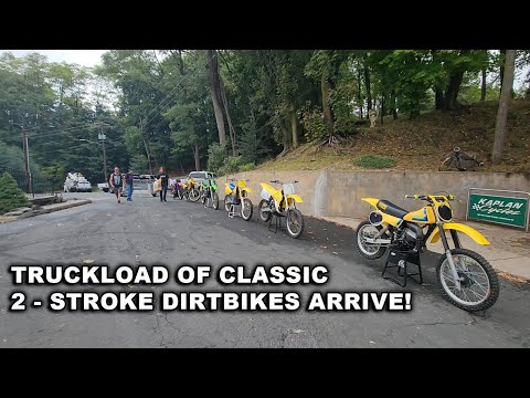 Видео: ПРИБЫЛИ ГРУЗОВЫЕ ГРУЗОВИКИ КЛАССИЧЕСКИХ 2-ТАКТНЫХ МОТОЦИКЛОВ + СОТНИ МОТОЦИКЛОВ, КОТОРЫЕ СТОИТ ПО...