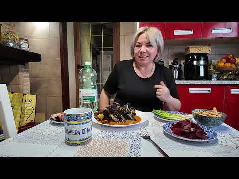 Видео: МУКБАНГ 🍽 ПРЕДУПРЕЖДЕНИЕ СЛАБОНЕРВНЫМ ПРОШУ УДАЛИТЬСЯ. МОЯ СВЕКРОВЬ СПАЛА СО МНОЙ И С МОИМ МУЖЕМ 🙉