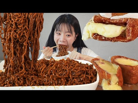 Видео: Острая лапша с черной фасолью 🍜 и сырный спам MUKBANGㅣJjajang Ramen EATING SHOW