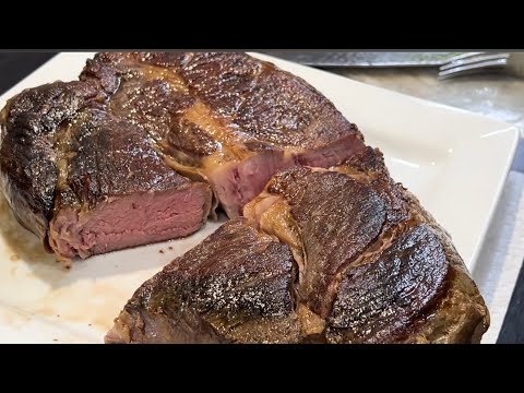 Видео: Сочная и густая говяжья вырезка, которая съедается как рибай, но стоит в три раза дешевле. #живот...