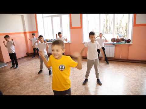Видео: Урок физической культуры в 2 классе по теме "Подвижные игры на основе веселых стартов"