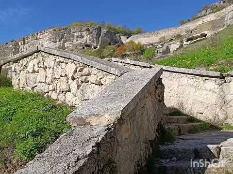 Видео:  8 серия. Г. Бахчисарай .Вот и добралась до вершины. пещерного города Чуфут-Кале