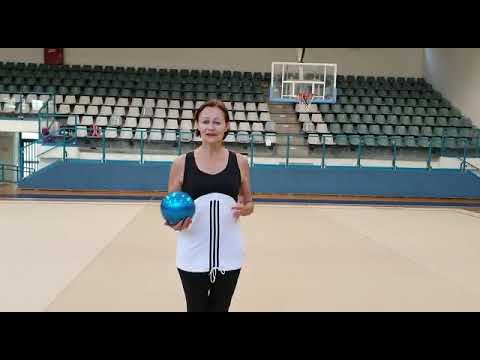 Видео: Азы работы с мячом.