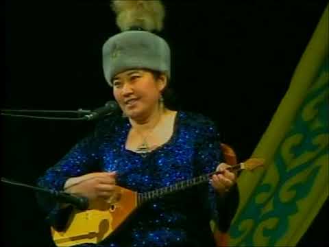 Видео: Қызбен қыздың айтысы.  Маржан Есжанова мен Карима Оралова