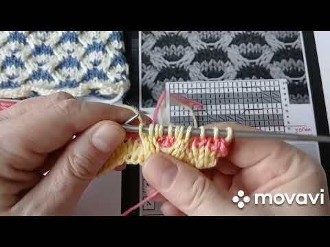 Видео: Двухцветный узор с косами. Схема и описание. #схемывязанияспицами 