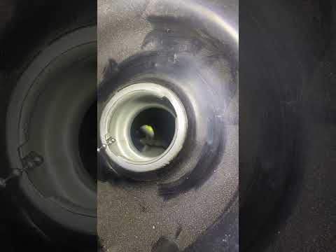 Видео: Подготовка снегоуборщика к лету, техническое обслуживание и консервация champion st1170bs