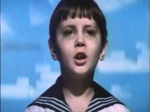 Видео: Вставай страна огромная - песня мальчика